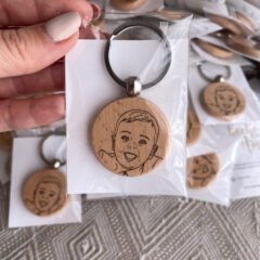 llaveros de madera personalizados para eventos